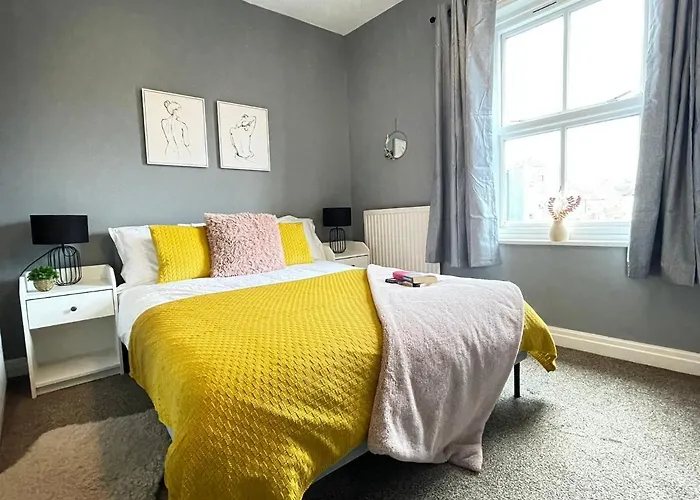 Cosy Home In Historical Beverley Town With Parking
