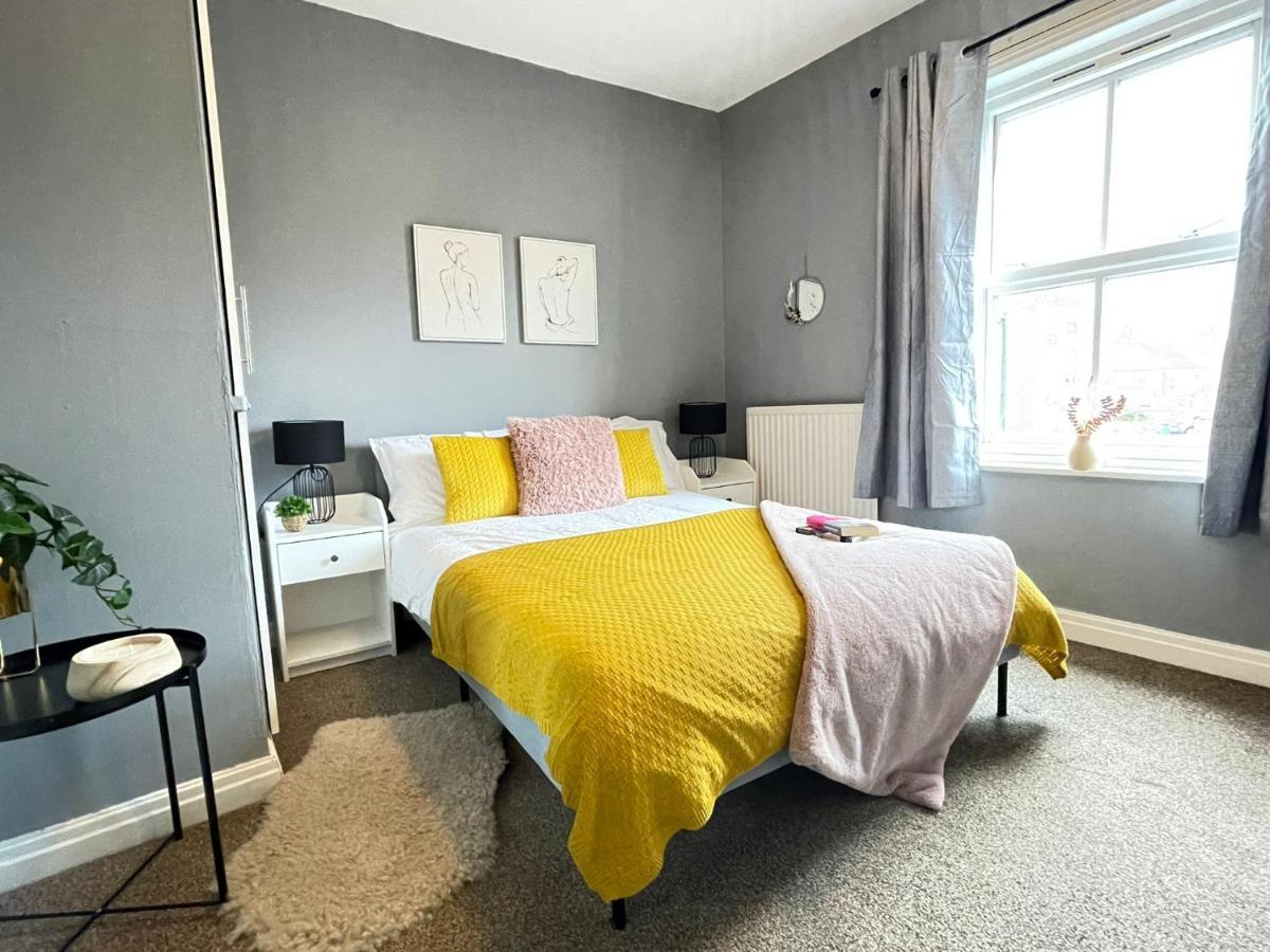 Cosy In Historical Town With Parking Holiday home